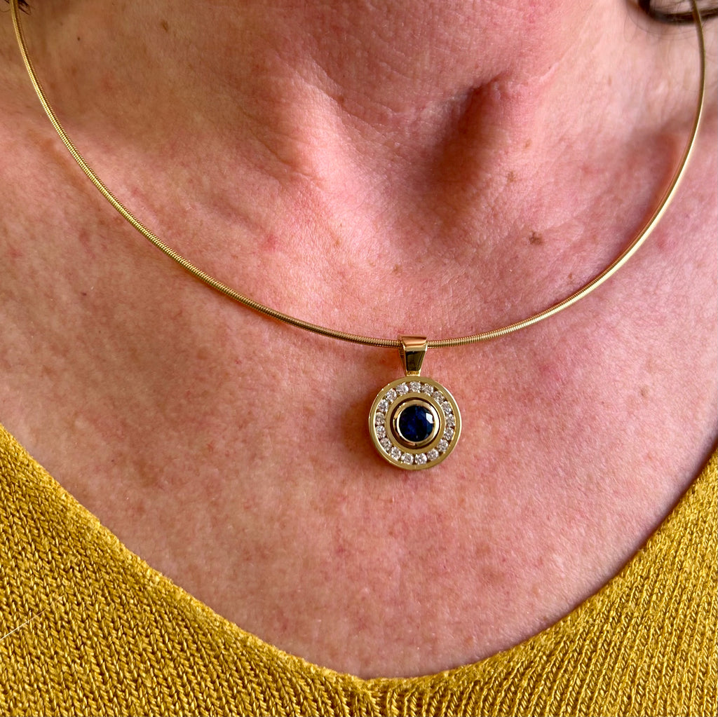 Photograph 4 of Rudolf Heltzel's Contemporary 18k Yellow Gold Sapphire Diamond Necklace. Available on DESIGNYARD.com and in our Jewellery Shop Dublin, Ireland. Free Worldwide Shipping with DHL.
