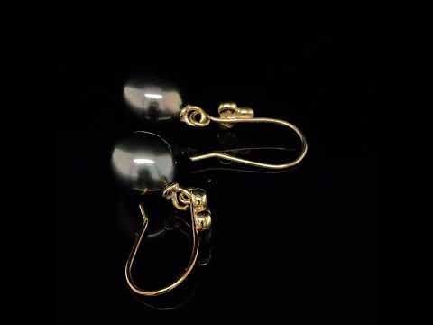 Video of Cassie McCann's Contemporary 9k Yellow Gold Tahitian Pearl Eos Irish made Earrings. Available on DESIGNYARD.com Number 1 for Contemporary Jewellery Dublin Ireland. Free Worldwide Shipping with DHL.