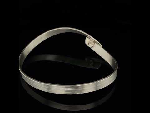 Video of Manu's Contemporary Sterling Silver 22k Yellow Gold Bi Metal Diamond Wave Bracelet. Available on DESIGNYARD.com and in our Jewellery Shop Dublin, Ireland. Free Worldwide Shipping with DHL.