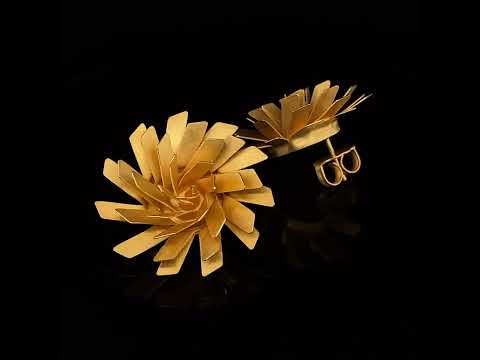 Video of Sophia Epp's Contemporary Silver 22k Gold Plate Wirbel Statement Earrings. Available on DESIGNYARD.com and in our Jewellery Shop Dublin, Ireland. Free Worldwide Shipping with DHL.