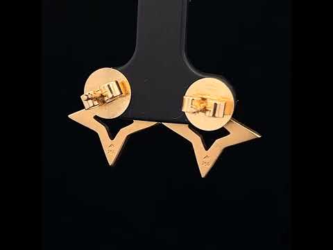 Video of Angela Hübel's Rose Gold Diamond Star Earrings. Available on DESIGNYARD.com and in our Jewellery Shop Dublin, Ireland. Free Worldwide Shipping with DHL.