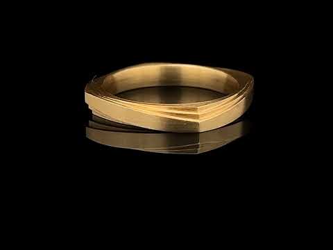 Video of Bola Lyon's 18k Yellow Gold Diamond Flex Ring. Available on DESIGNYARD.com and in our Jewellery Shop Dublin, Ireland.