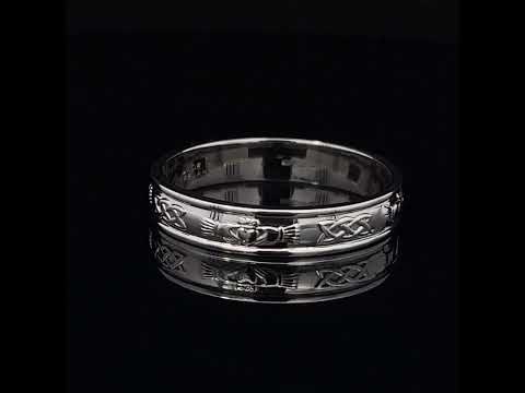 Video of 14k White Gold Men's Claddagh Wedding Ring. Handmade in Ireland. Available on DESIGNYARD.com and in our Jewellery Shop Dublin, Ireland.