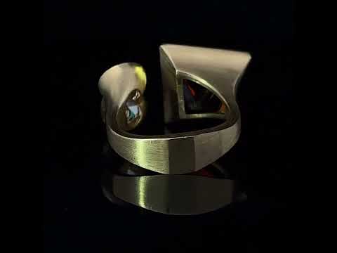 Video of Sam Lafford's Munsteiner Garnet Diamond Shamwari Statement Ring. Available on DESIGNYARD.com and in our Jewellery Shop Dublin, Ireland. Free Worldwide Shipping with DHL.