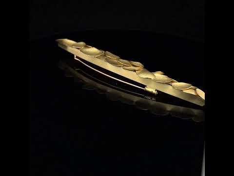 Video of Kayo Saito's 18k Yellow Gold Mizukusa Brooch. Available on DESIGNYARD.com and in our Jewellery Shop Dublin, Ireland.