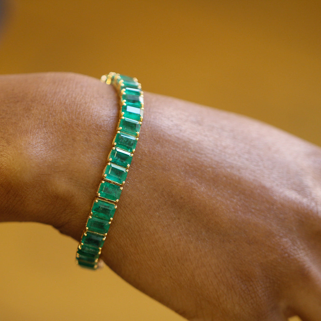 Ronan Campbell - 18k Yellow Gold 31.30ct Emerald Tennis Bracelet - DESIGNYARD, Dublin Ireland.