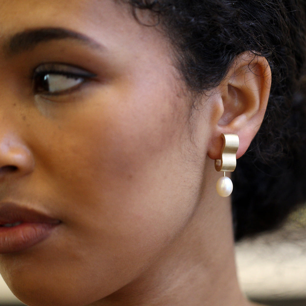 Cardillac - 14k Yellow Gold Girl With A Pearl statement Earring II - DESIGNYARD contemporary jewellery Dublin Ireland.