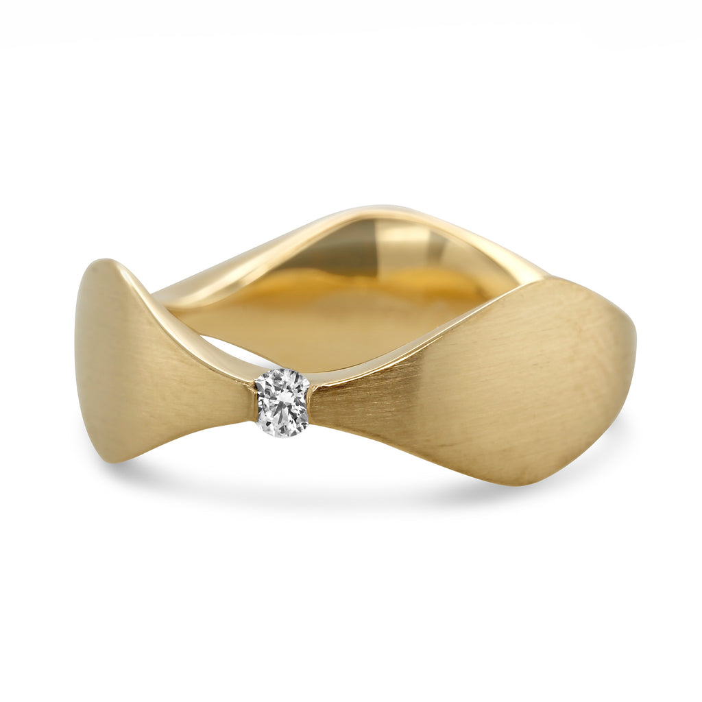 Cardillac - 14k Yellow Gold Trio Diamond alternative engagement Ring - DESIGNYARD contemporary jewellery Dublin Ireland.