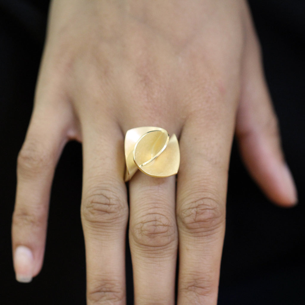 Cardillac - 18k Yellow Gold Iris statement Ring - DESIGNYARD contemporary jewellery Dublin Ireland.