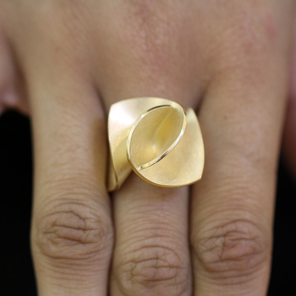 Cardillac - 18k Yellow Gold Iris statement Ring - DESIGNYARD contemporary jewellery Dublin Ireland.