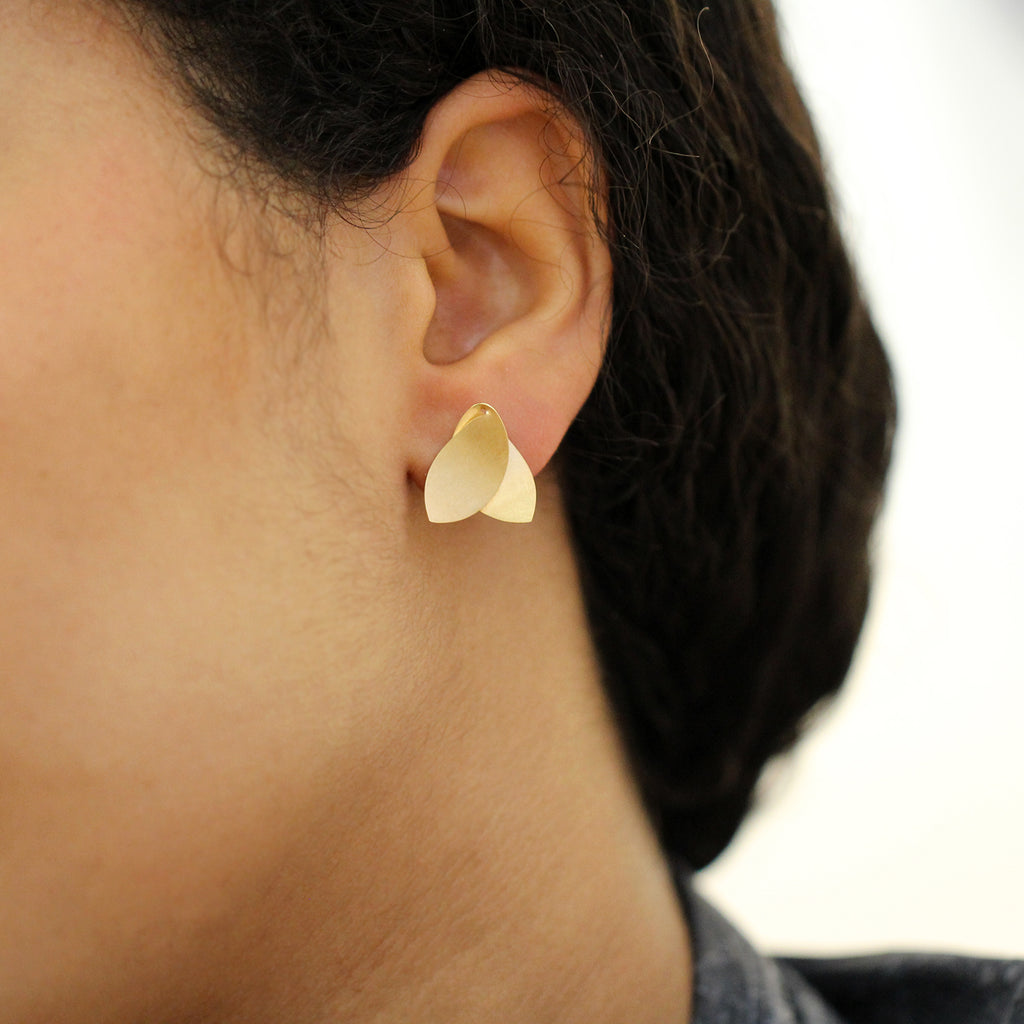 Cardillac - 18k Yellow Gold Leaves Earrings - DESIGNYARD contemporary jewellery Dublin Ireland